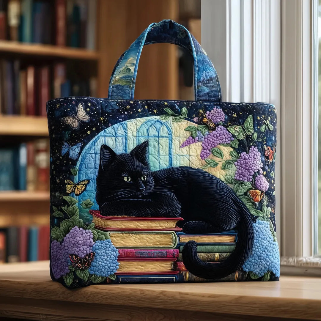 Sac artisanal chat noir dans les livres fait main – design félin littéraire – Aveline Lyon
