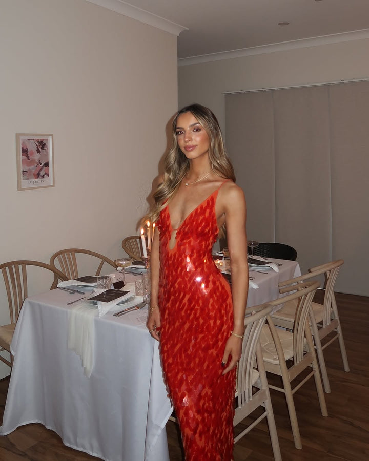 Nina – Robe Drapée Intemporelle
