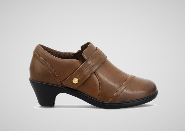 Eva – Agréablement doux en brun chaud